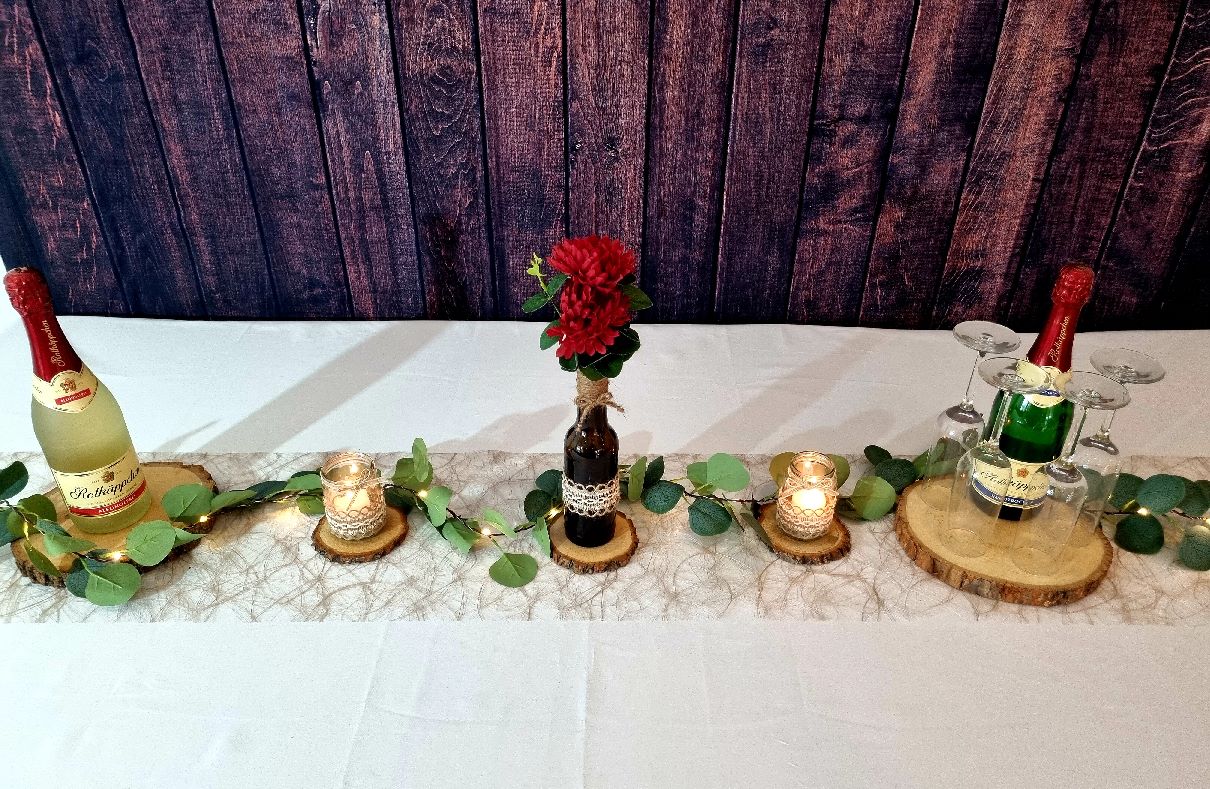 3 Baumscheiben Eiche dargestellt als Untersetzer Vase, Teelicht