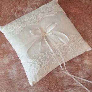 Ringkissen weiß, spitze