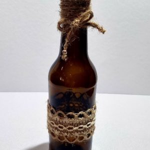 Flaschenvase Nr. , vintage band und Kordel