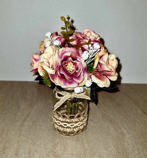 Bild Windlicht mit Blumen beschmückt