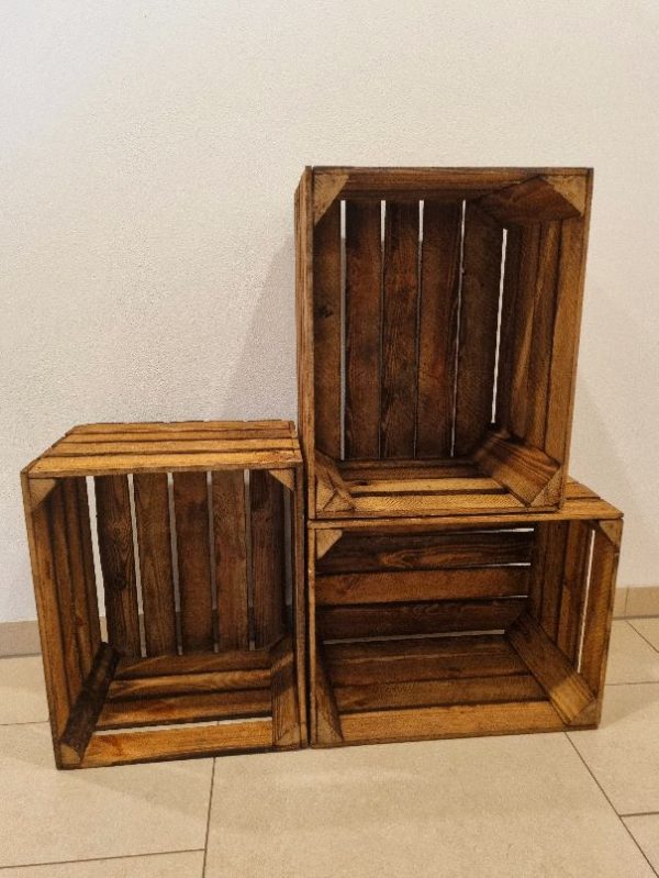 3 Holzkisten gestapelt