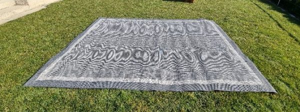 Teppich groß grau