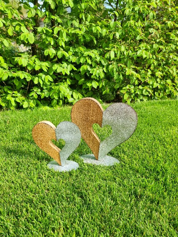 2 Herzen Holz und Metall