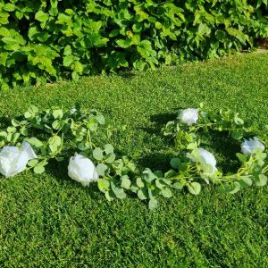 Rosengirlande mit Eukalyptus
