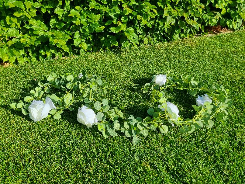 Rosengirlande mit Eukalyptus