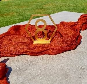 Tischnummer 8 mit dekotuch
