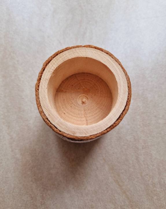 Vertiefung Teelichthalter Baumstamm