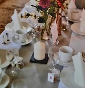 Schiefertafel mit Kerze