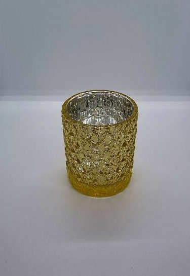 goldenes Teelicht, orientalisch angehaucht