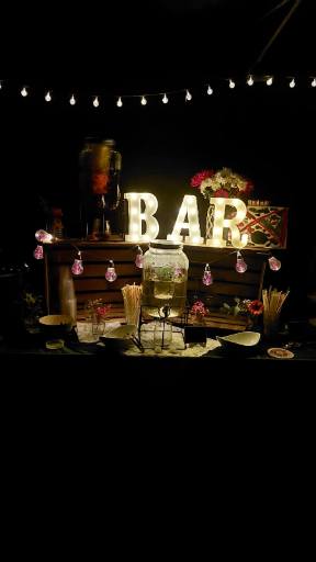 Bar aufsteller Buchstaben im Dunkeln